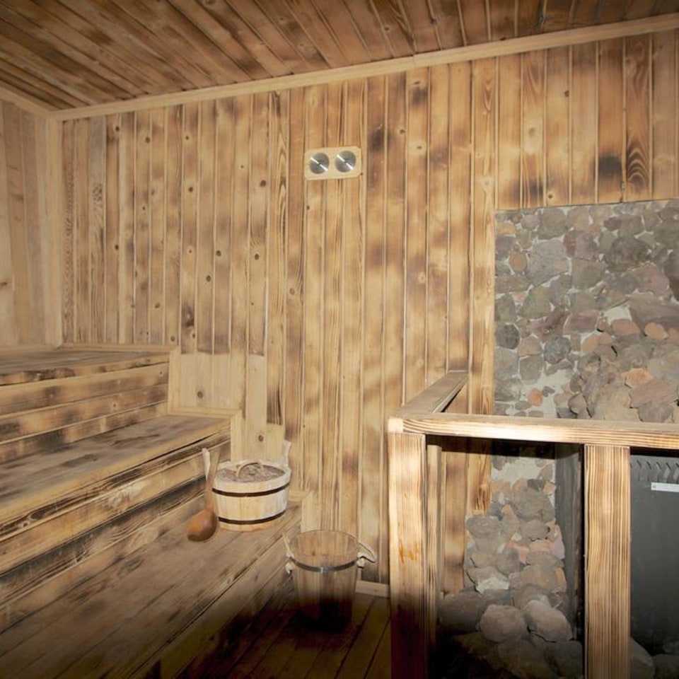 Gudauri Hut 2.jpg